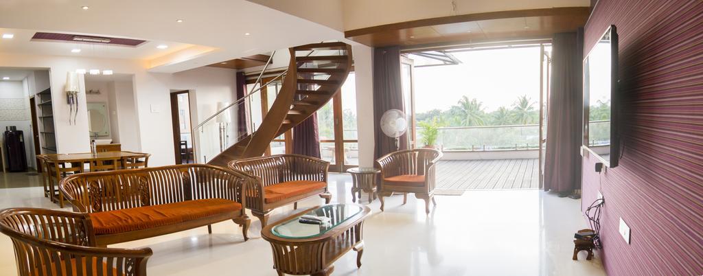 Gulmohar - Luxurious Penthouse Family Rooms Колхапур Экстерьер фото